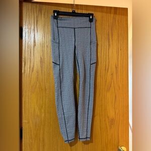 WORN ONCE: Lululemon Athletica Black and White Patterned Leggings